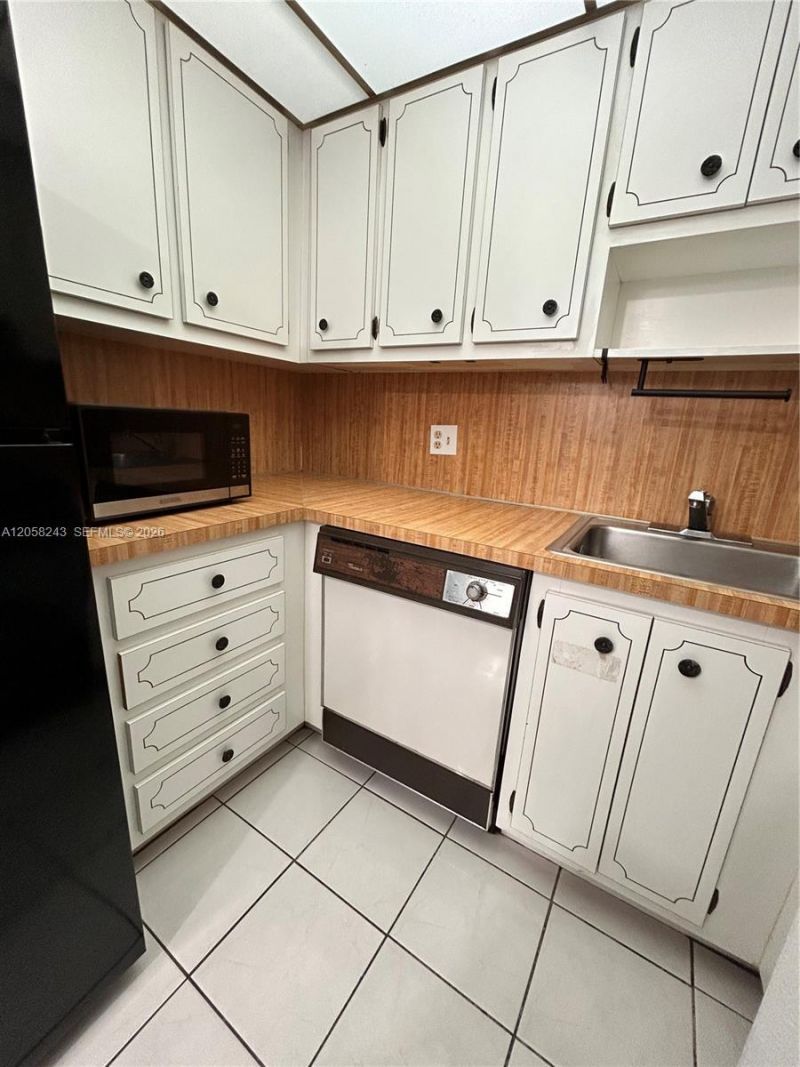 300 NW 42nd Ave, Unit 109, Miami, FL 33126 Photo
