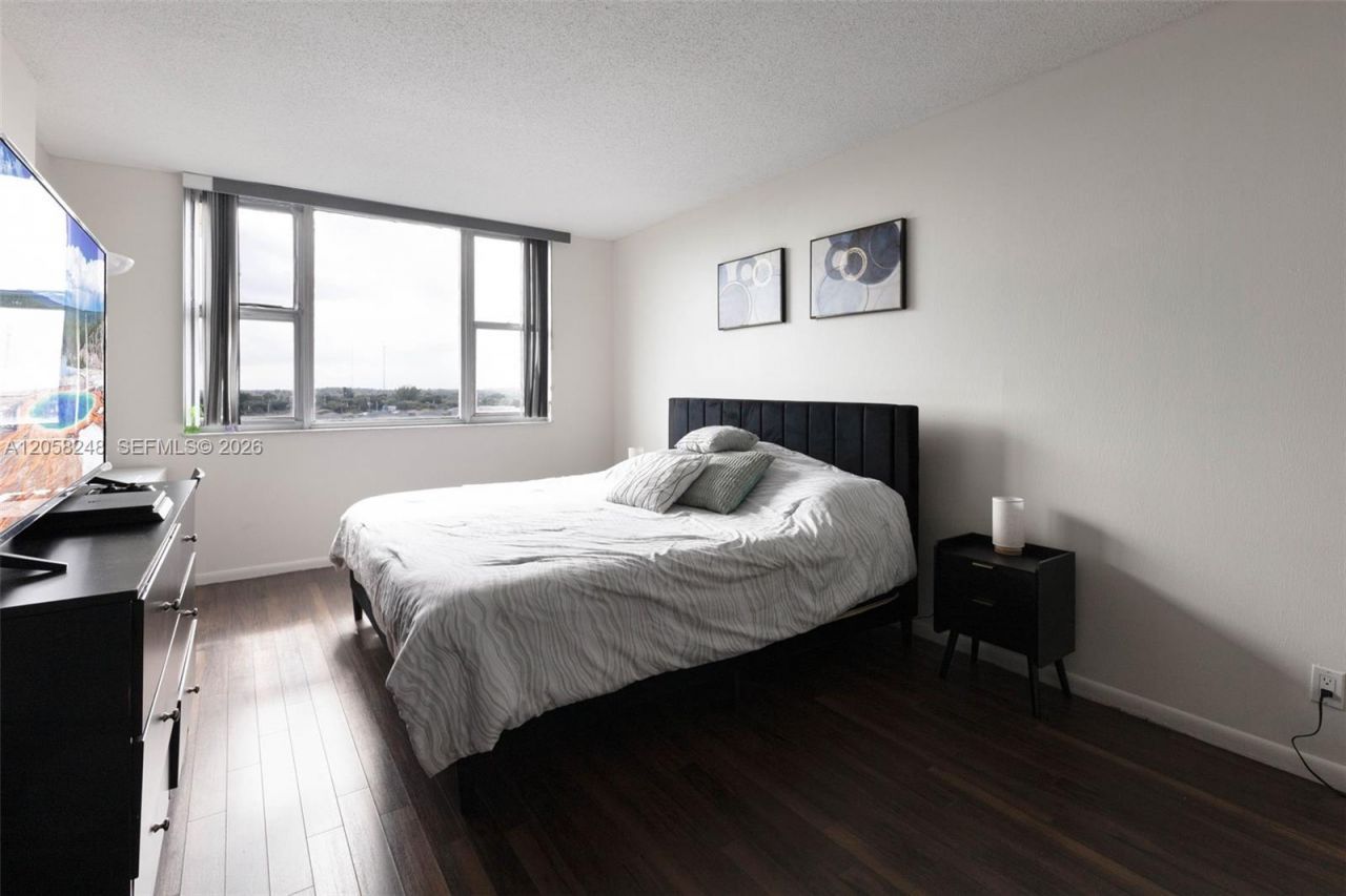 4400 Hillcrest Dr , Unit 901B, Hollywood, FL 33021 Photo