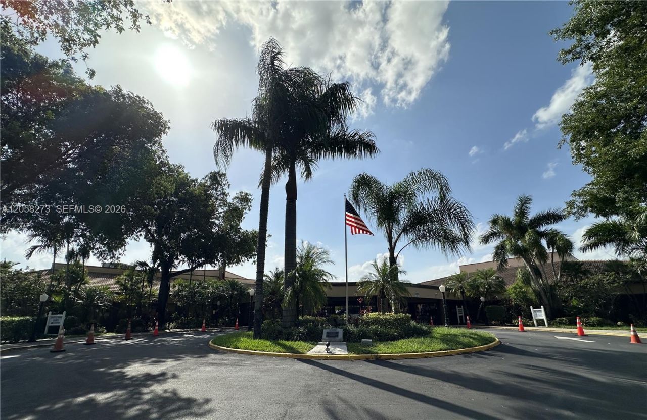9801 Sunrise Lakes Blvd, Unit 203, Sunrise, FL 33322 Photo