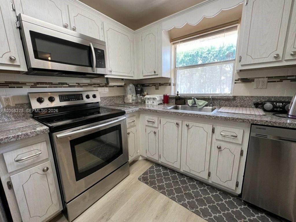 9801 Sunrise Lakes Blvd, Unit 203, Sunrise, FL 33322 Photo