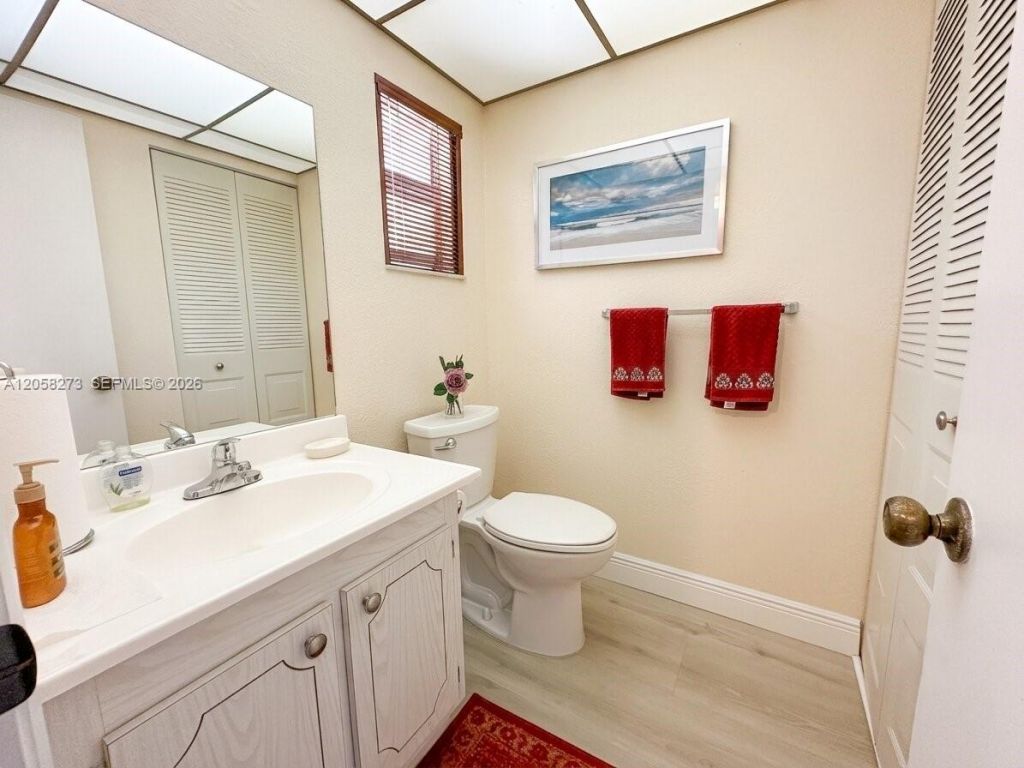 9801 Sunrise Lakes Blvd, Unit 203, Sunrise, FL 33322 Photo