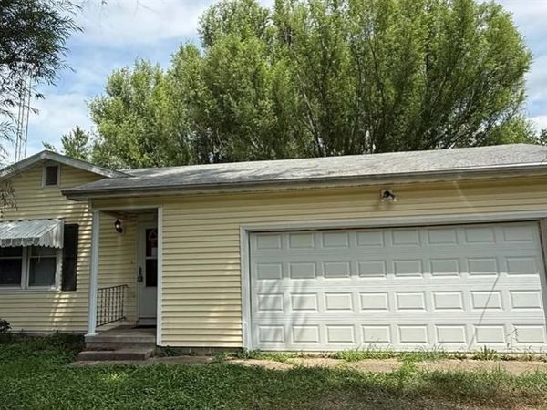 210 N Jefferson Street , Ramsey, IL 62080