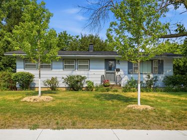 922 Westwood Drive, Faribault, MN 55021