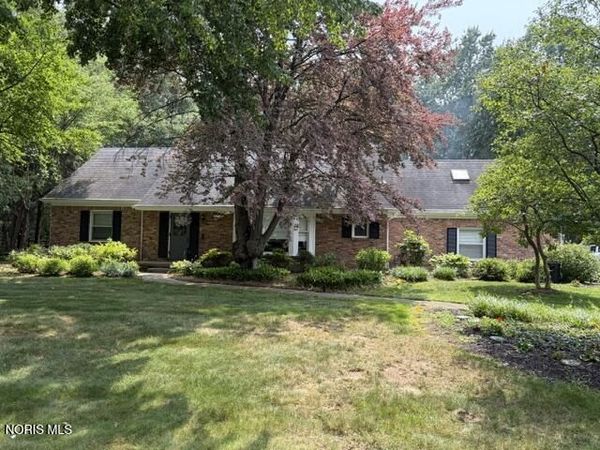 4919 Forest Hill Drive, Toledo, OH 43623