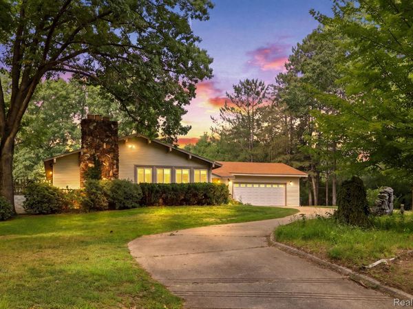 1215 Oakwood Road, Brandon Township, Mi 48462