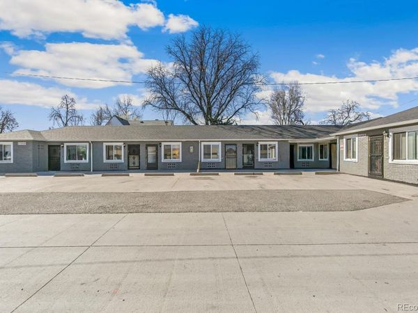 1467 Joliet Street , Aurora, CO 80010