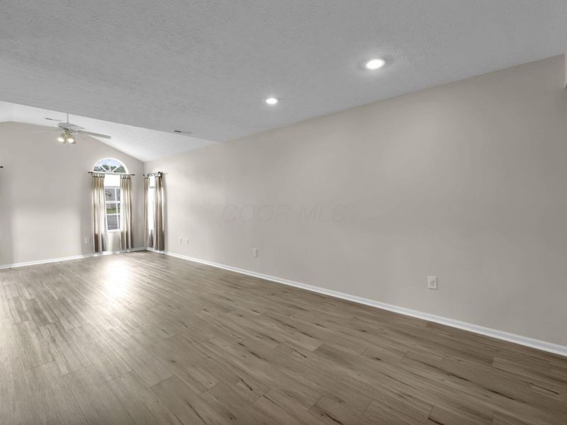 2227 Ravine Woods Drive, Grove City, OH 43123 Photo 12