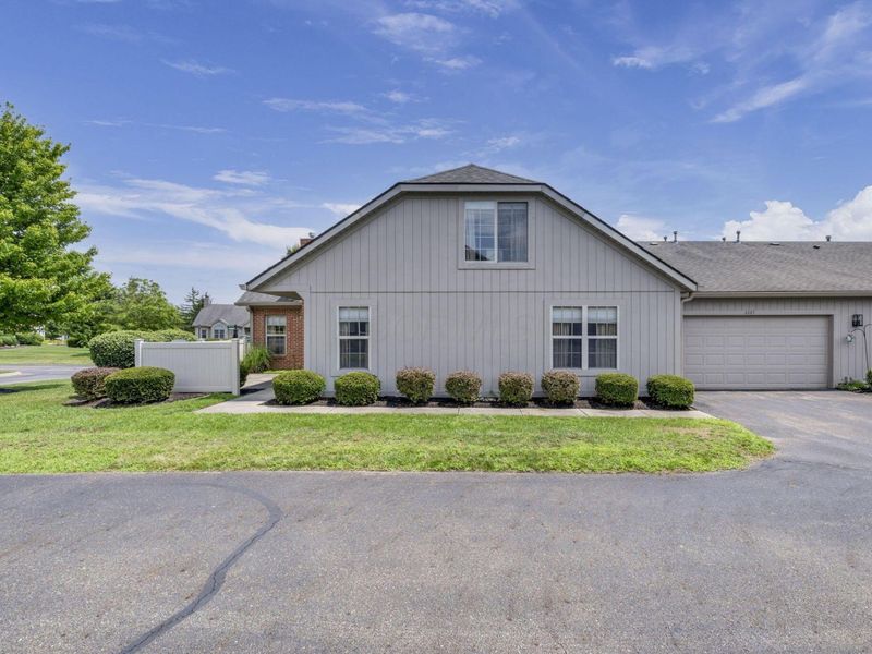 2227 Ravine Woods Drive, Grove City, OH 43123 Photo 5
