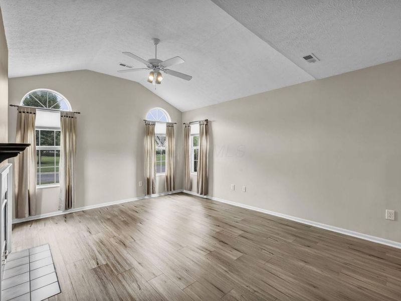 2227 Ravine Woods Drive, Grove City, OH 43123 Photo 7