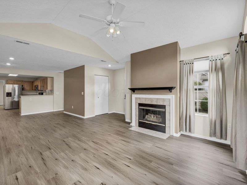 2227 Ravine Woods Drive, Grove City, OH 43123 Photo 9