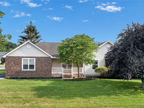 429 Carrollwood Drive , Youngstown, NY 14174