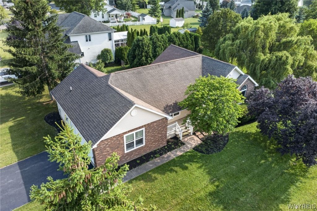 429 Carrollwood Drive, Youngstown, NY 14174 Main Photo