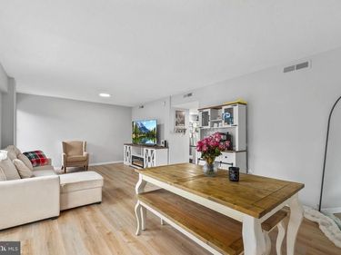 1300 ARMY NAVY DRIVE , Unit 320, ARLINGTON, VA 22202