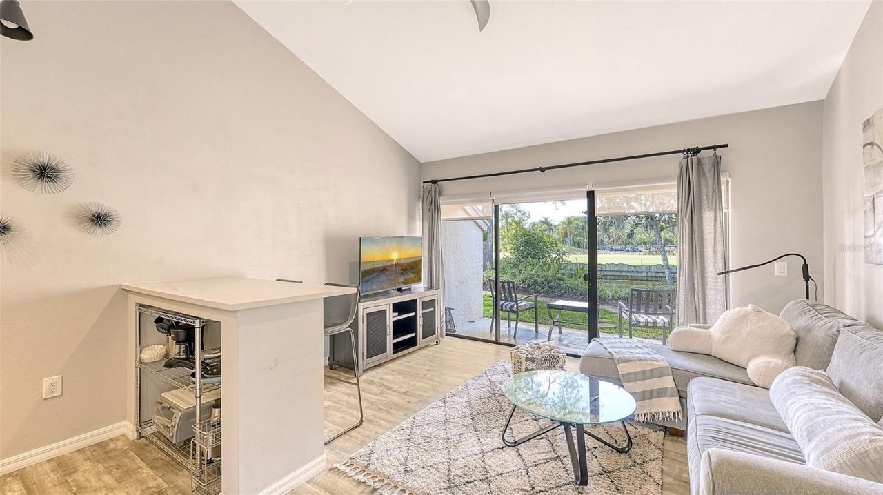 3127 Longmeadow, Unit 2, Sarasota, FL 34235 Photo