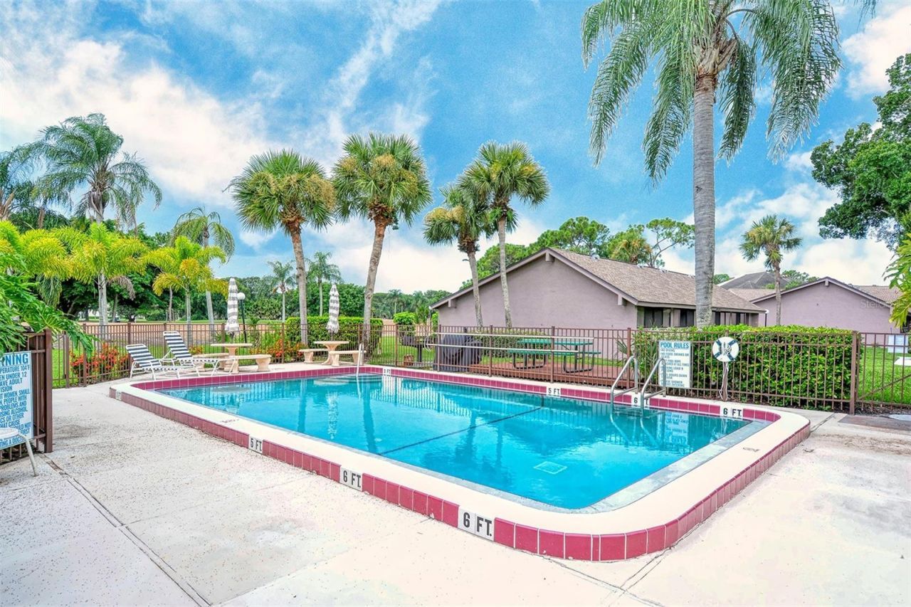 3127 Longmeadow, Unit 2, Sarasota, FL 34235 Photo