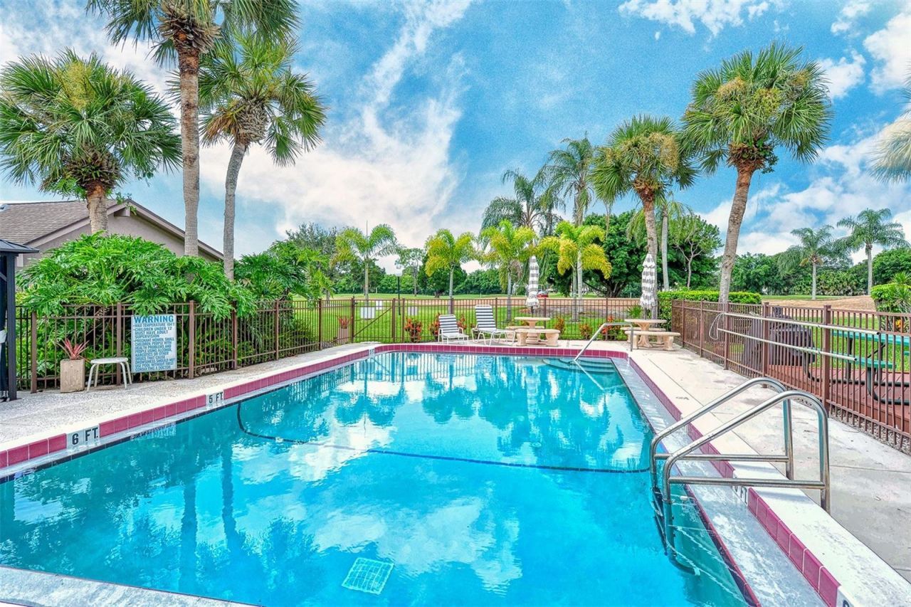 3127 Longmeadow, Unit 2, Sarasota, FL 34235 Photo