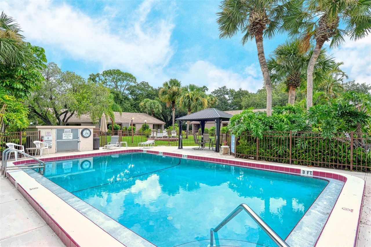 3127 Longmeadow, Unit 2, Sarasota, FL 34235 Photo