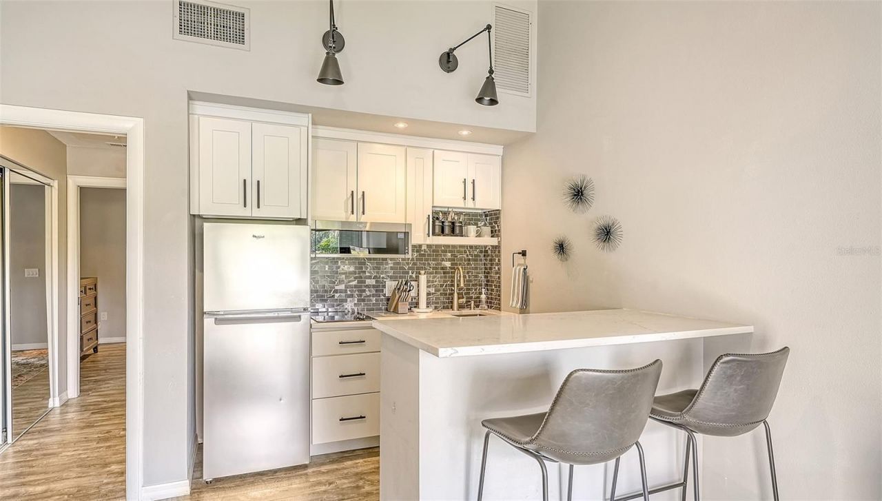 3127 Longmeadow, Unit 2, Sarasota, FL 34235 Photo