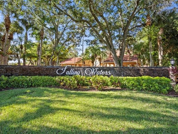 2055 Cascades DR , Unit 6, NAPLES, FL 34112