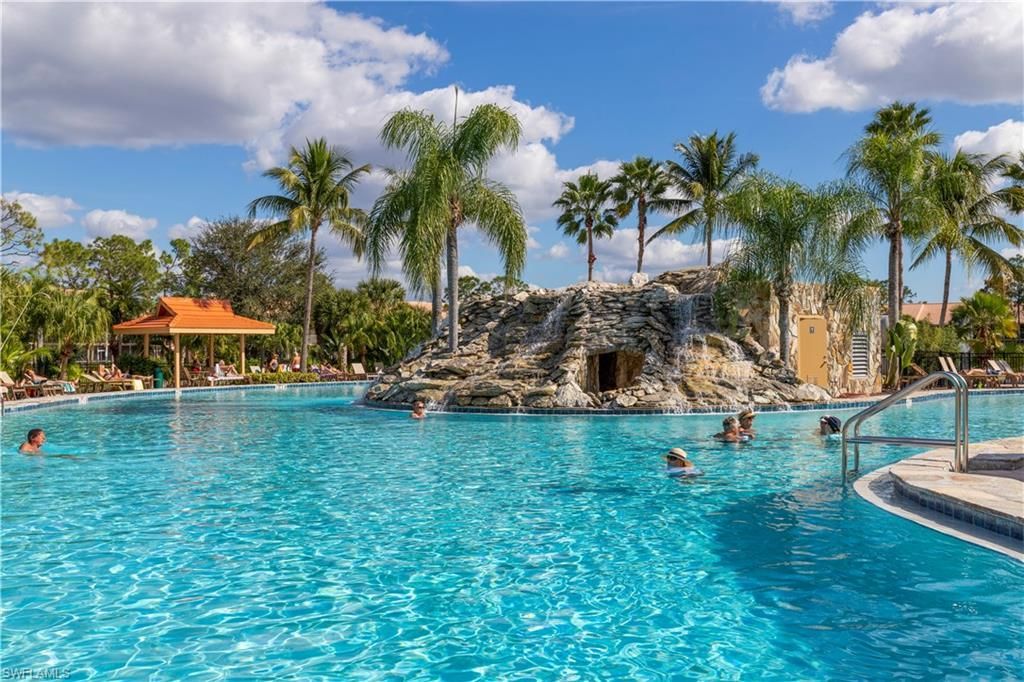 2055 Cascades Dr , Unit 6, Naples, FL 34112 Photo
