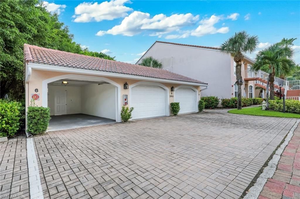 2055 Cascades Dr , Unit 6, Naples, FL 34112 Photo