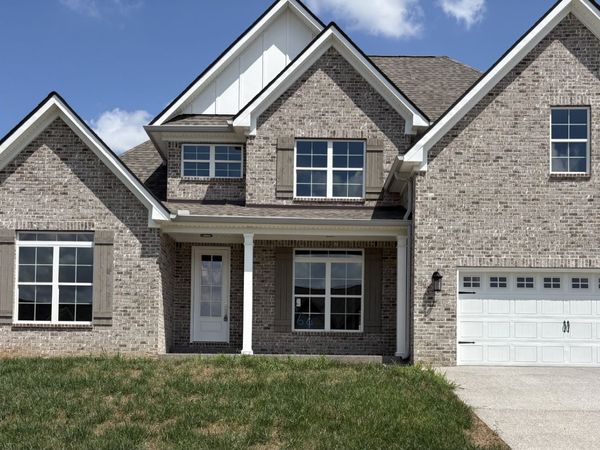 930 Stovers Glen Dr , Murfreesboro, TN 37128
