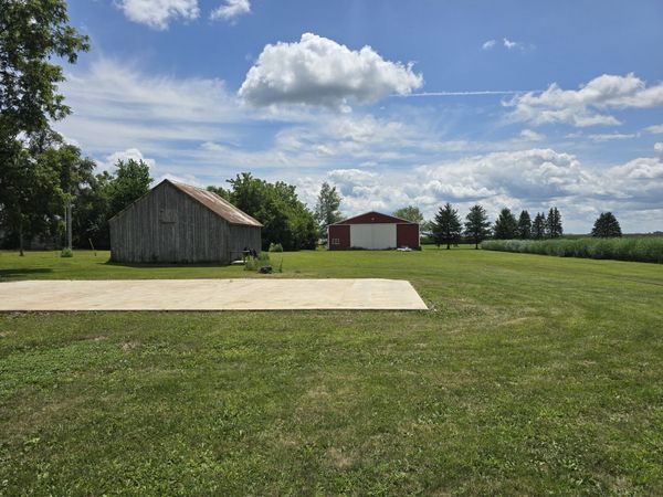 109 W Carper Street , Seymour, IL 61875
