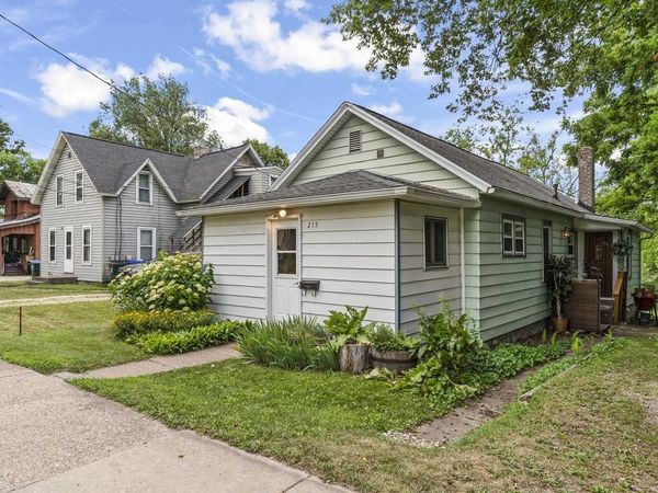 215 N DIVISION STREET, Waupaca, WI 54981
