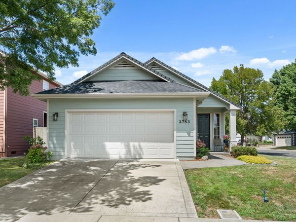 2783 Parkwood Village Lane, Central Point, OR 97502