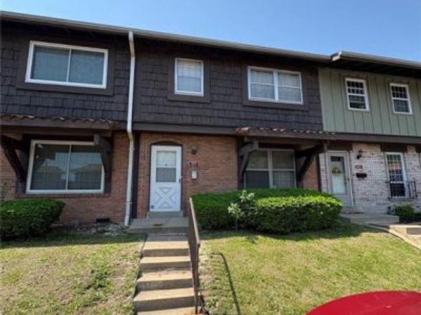 8809 Santa Bella Drive, Hazelwood, MO 63042