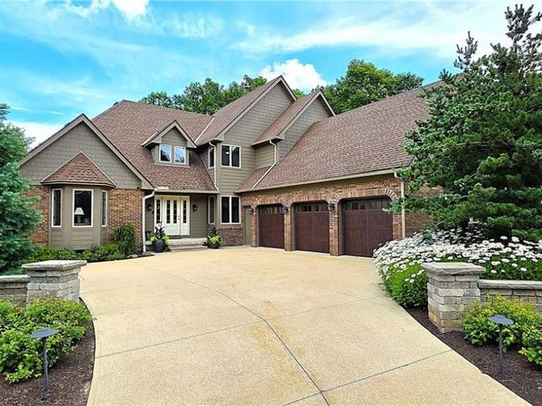 14578 Windsor Castle , Strongsville, OH 44149
