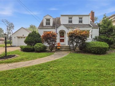 4789 Clifton Parkway , Hamburg, NY 14075