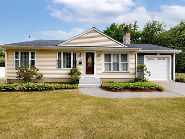 1116 Old Connecticut Path, Framingham, MA 01701
