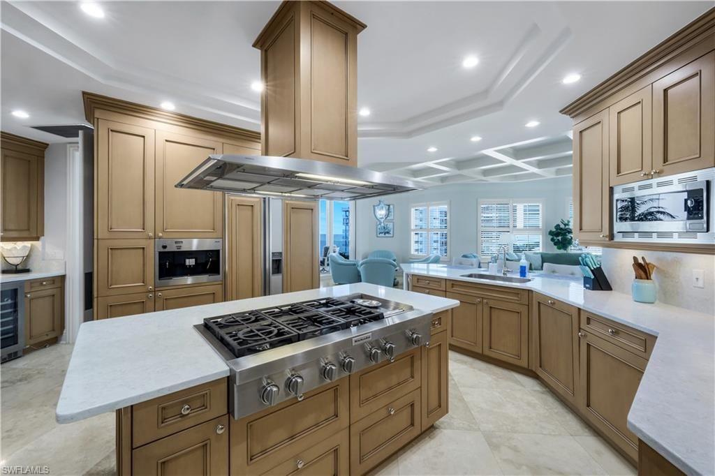 81 Seagate Dr , Unit 803, Naples, FL 34103 Photo