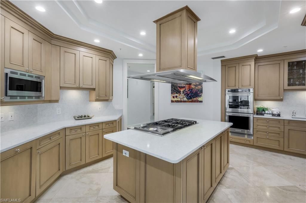 81 Seagate Dr , Unit 803, Naples, FL 34103 Photo