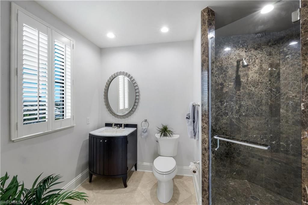 81 Seagate Dr , Unit 803, Naples, FL 34103 Photo
