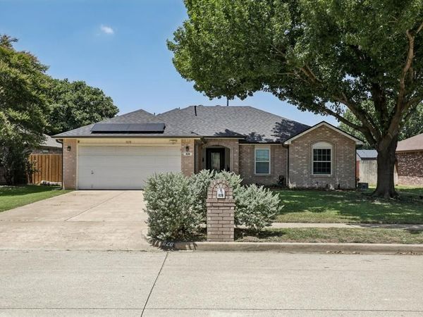 828 Pennsylvania Drive, Saginaw, TX 76131