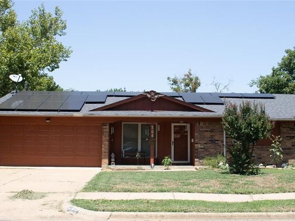 304 NW Suzanne Terrace, Burleson, TX 76028