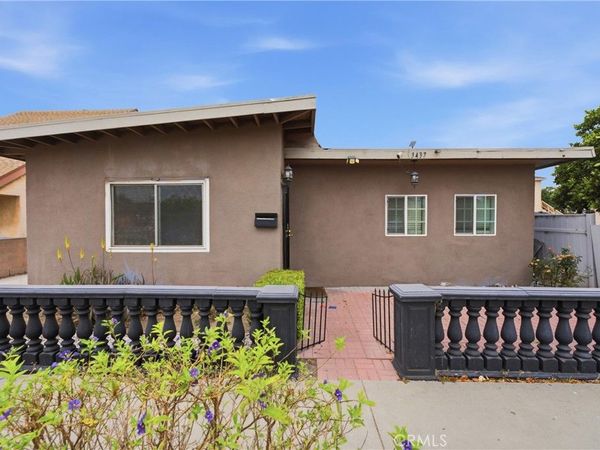3437 Caspian Street , Long Beach, CA 90810