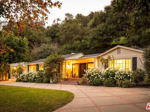 2533 Benedict Canyon Drive , Beverly Hills, CA 90210
