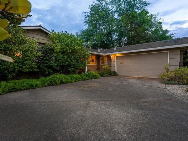 924 Kamsack Court , Sunnyvale, CA 94087