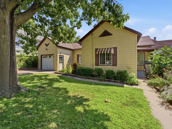905 Washington Street , Davenport, IA 52804