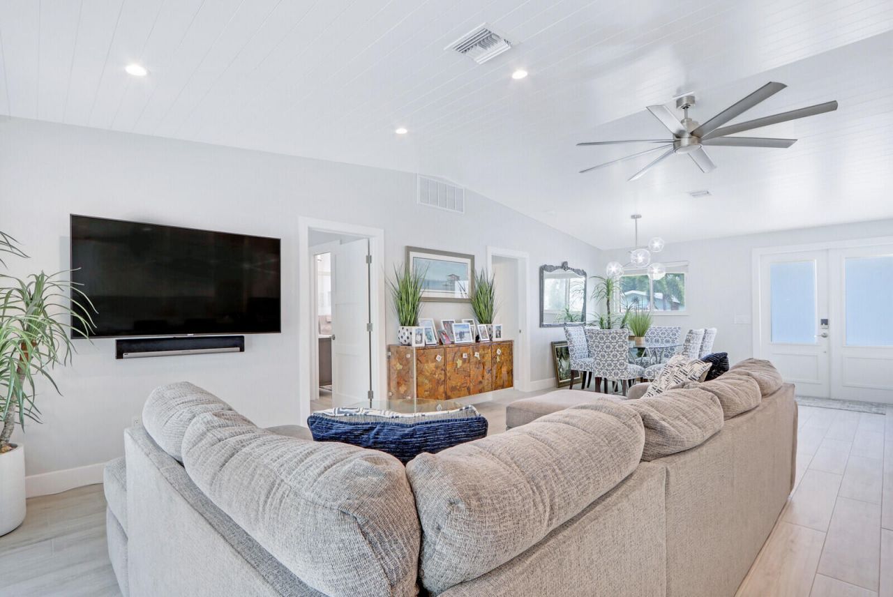 27 Willow Road, Tequesta, FL 33469 Photo
