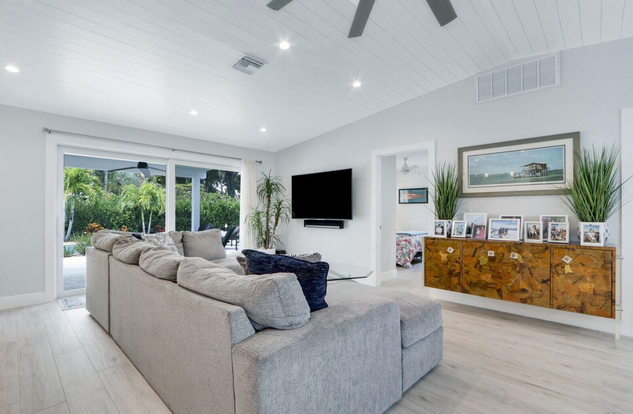 27 Willow Road, Tequesta, FL 33469 Photo