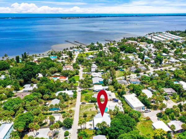 2132 NE Pelican Terrace, Jensen Beach, FL 34957