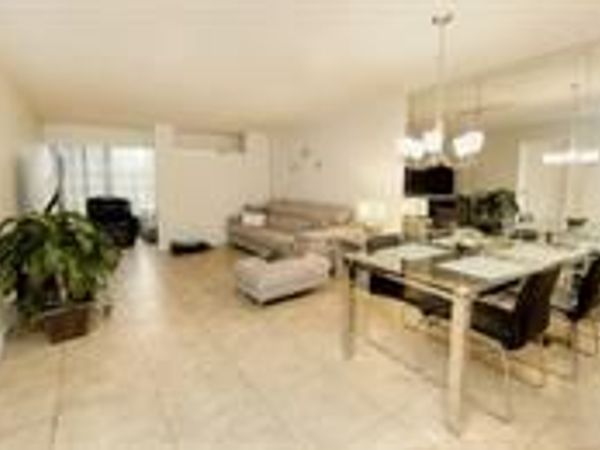 8401 LAGOS DE CAMPO Boulevard, Unit 306V, Tamarac, FL 33321