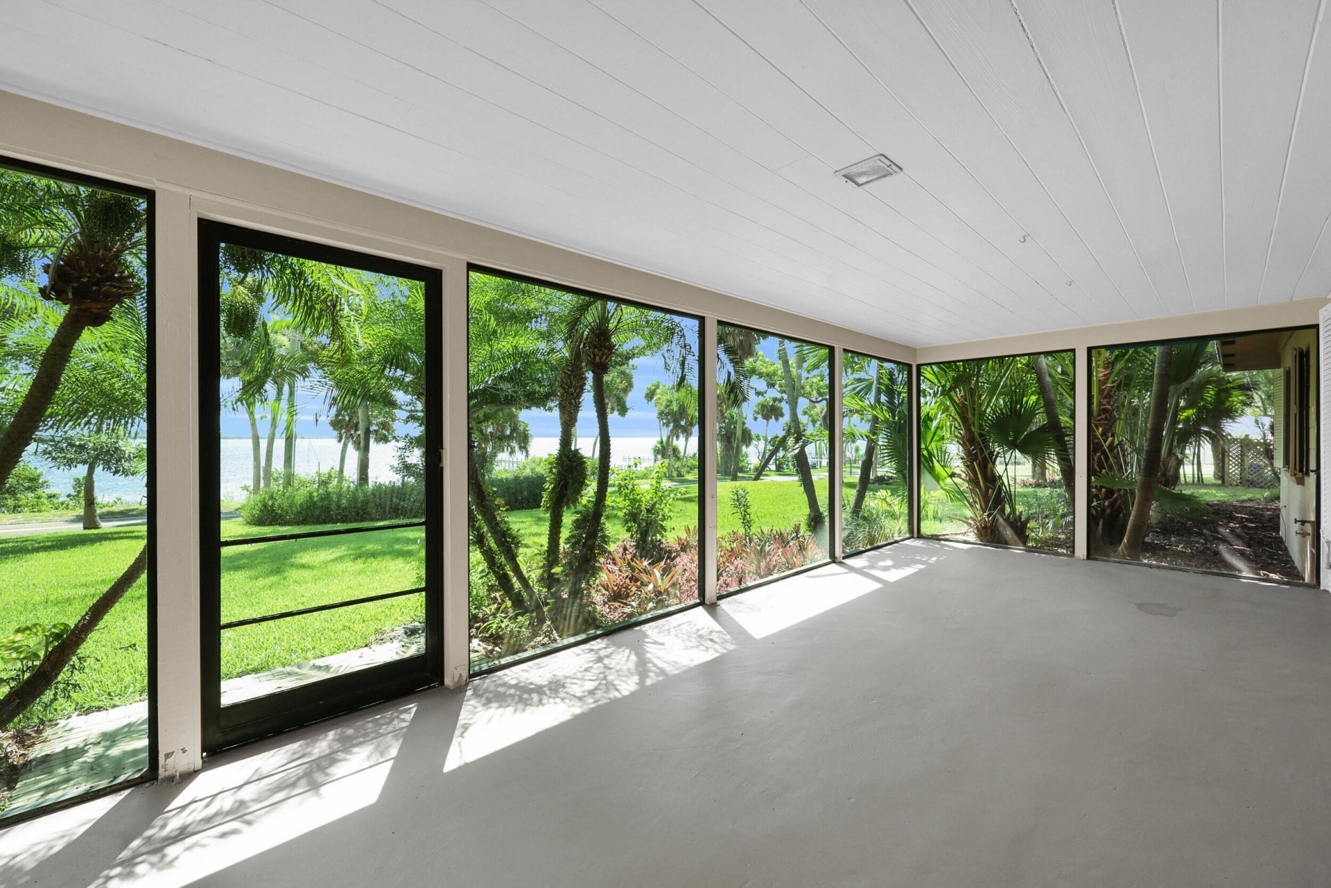 8609 S Indian River Drive, Fort Pierce, FL 34982 Photo