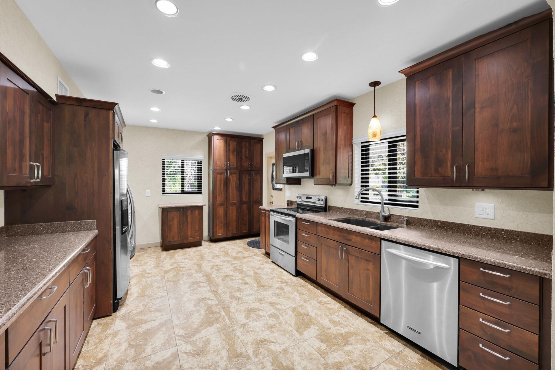 8609 S Indian River Drive, Fort Pierce, FL 34982 Photo