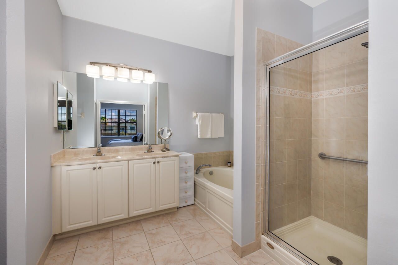 1560 SE Sheffield Terrace, Unit 102, Stuart, FL 34994 Photo