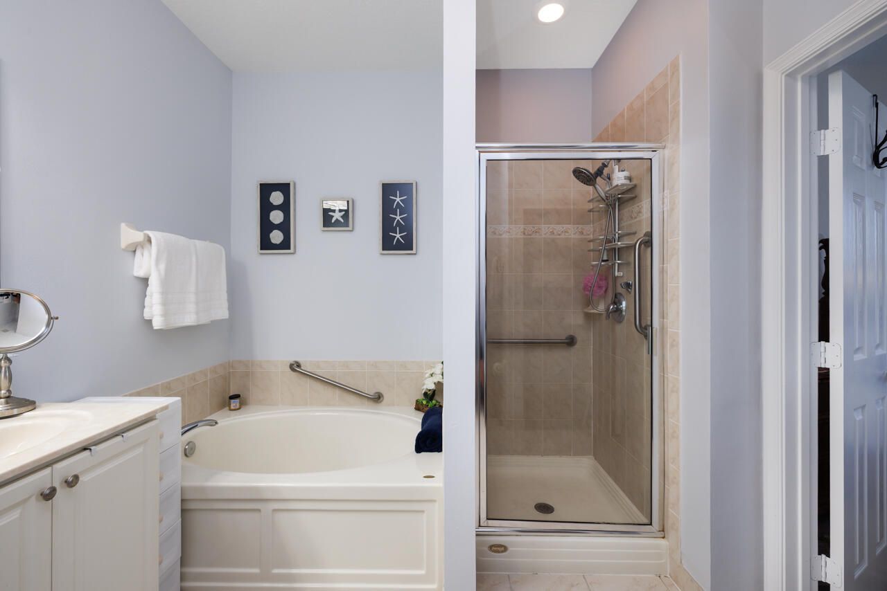 1560 SE Sheffield Terrace, Unit 102, Stuart, FL 34994 Photo